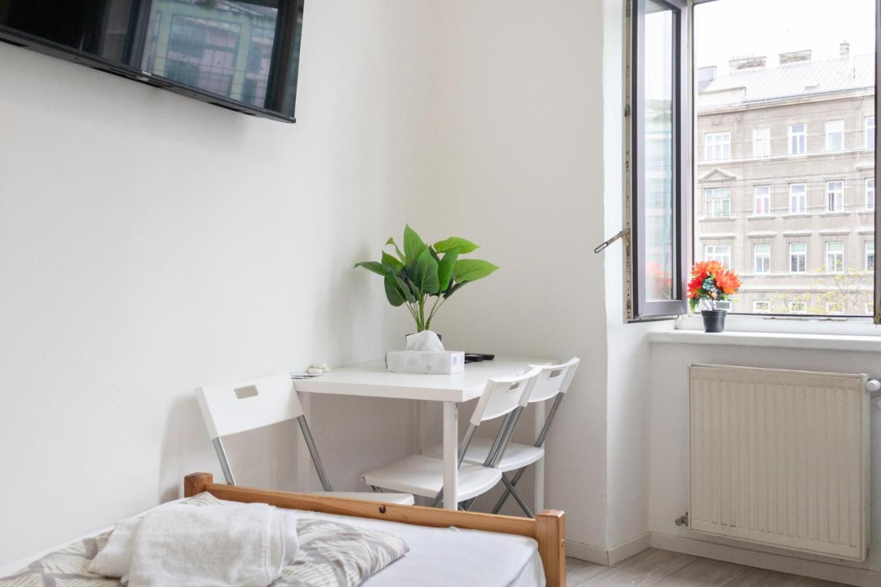 Апартаменты Pleasant 1Br Aprt. Near The Danube & Millenium T. Вена Экстерьер фото